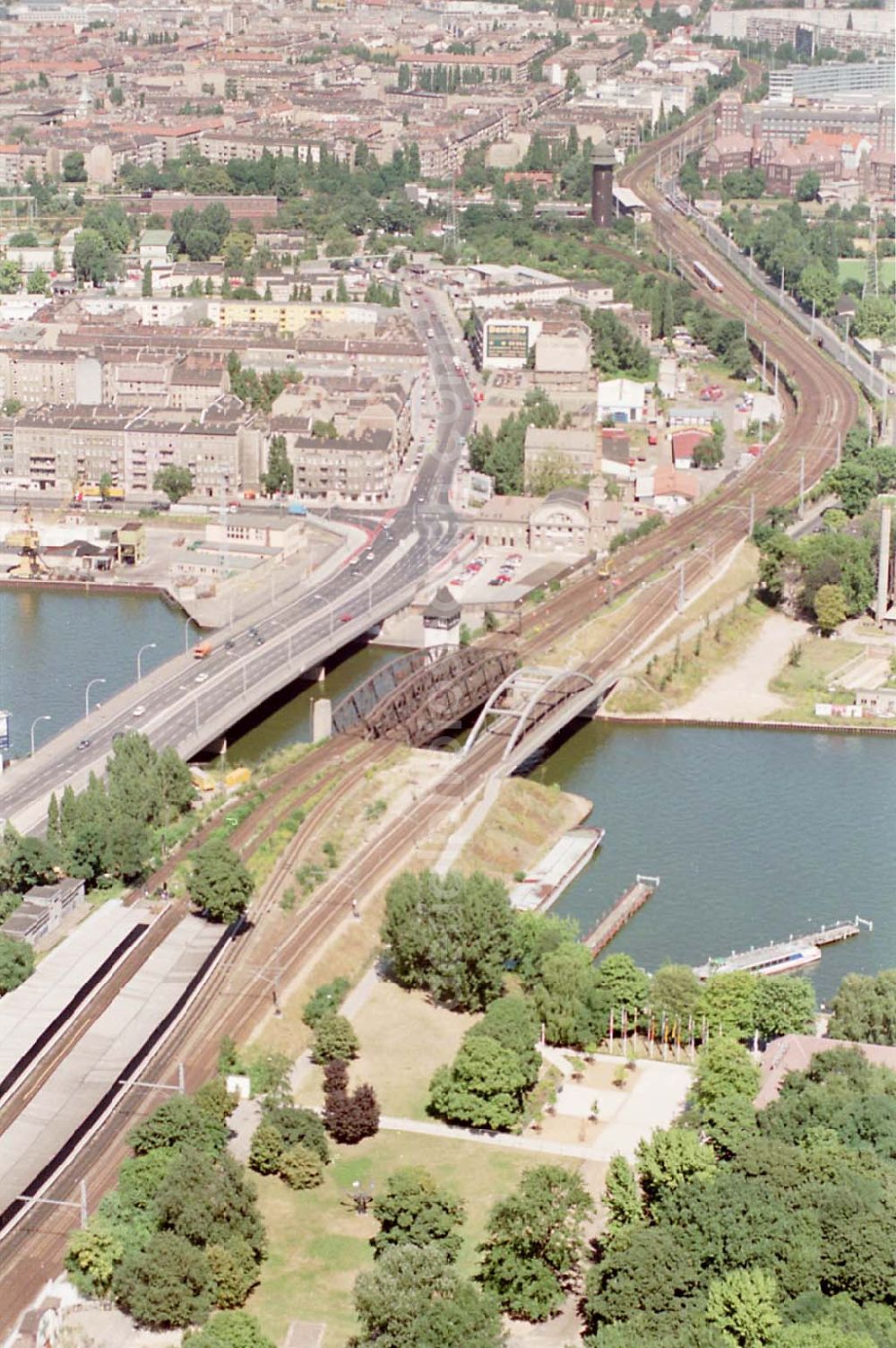 Aerial photograph Berlin Treptow - 09.08.1995 Spreeübergang S-Bahn, (Linie Treptower Park)