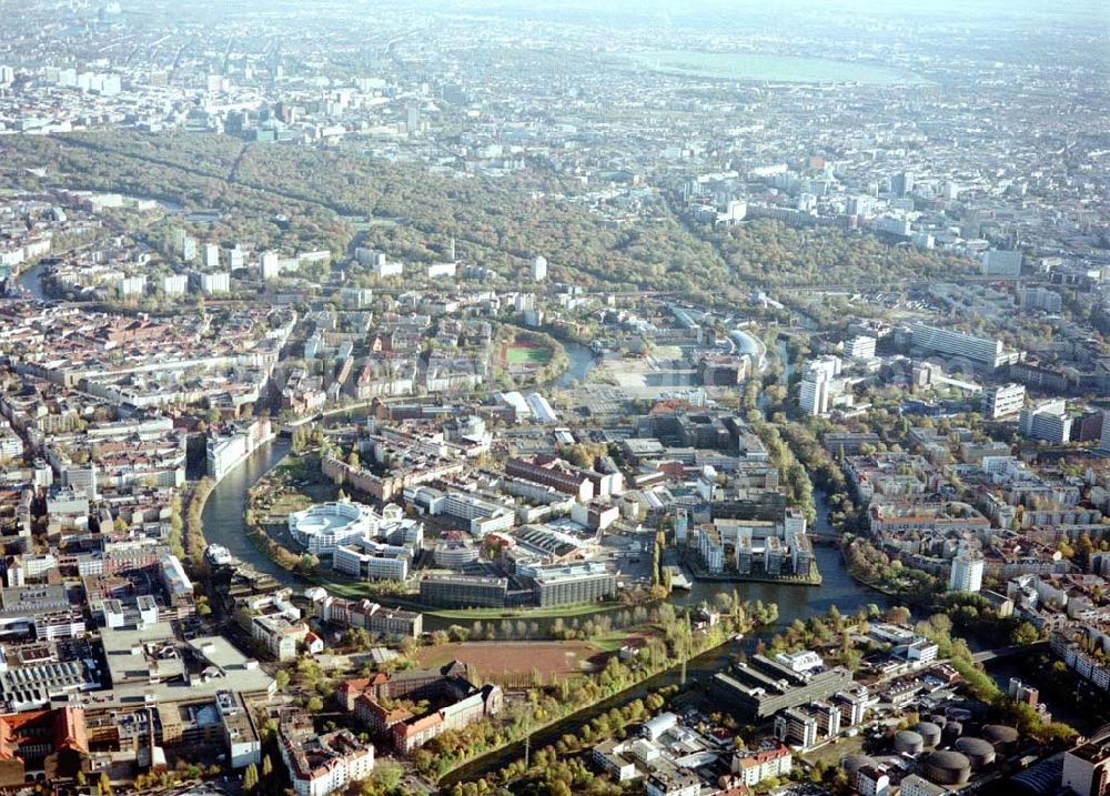 Berlin - Moabit from the bird's eye view: Spreebogen in Berlin - Moabit.