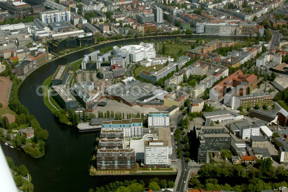 Aerial image Berlin - Blick auf den Spreebogen westlich des Kanzleramtes in Berlin.