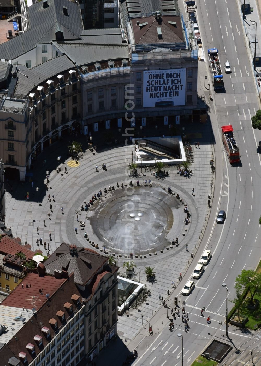 Aerial image München - The fountains and water games at the Munich Karlsplatz