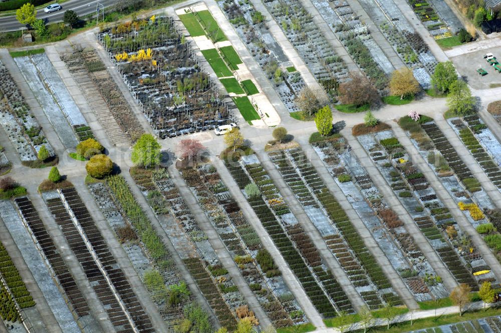 Aerial image Berlin - Blick auf das Gelände der im Jahre 1720 durch Christoph Späth gründeten Baumschule, die sich später zu einer der größten der Welt entwickelt hat. Durch König Friedrich Wilhelm I., der oft in der kleinen Gärtnerei zu Gast war, wurde Späth zum Kunstgärtner und vollberechtigten Berliner Bürger ernannt. Heute gilt das Baumschulenareal als Geheimtipp für alle Gartenfreunde und Grundstücksbesitzer Berlins.