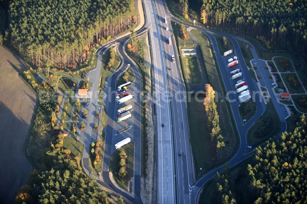 Aerial image Spreenhagen - Track construction on the Routing and traffic lanes during the motorway service station and parking lot of the BAB A 12 E30 fuer LKW Lastkraftfahrzeuge im Gueterverkehr in Spreenhagen in the state Brandenburg