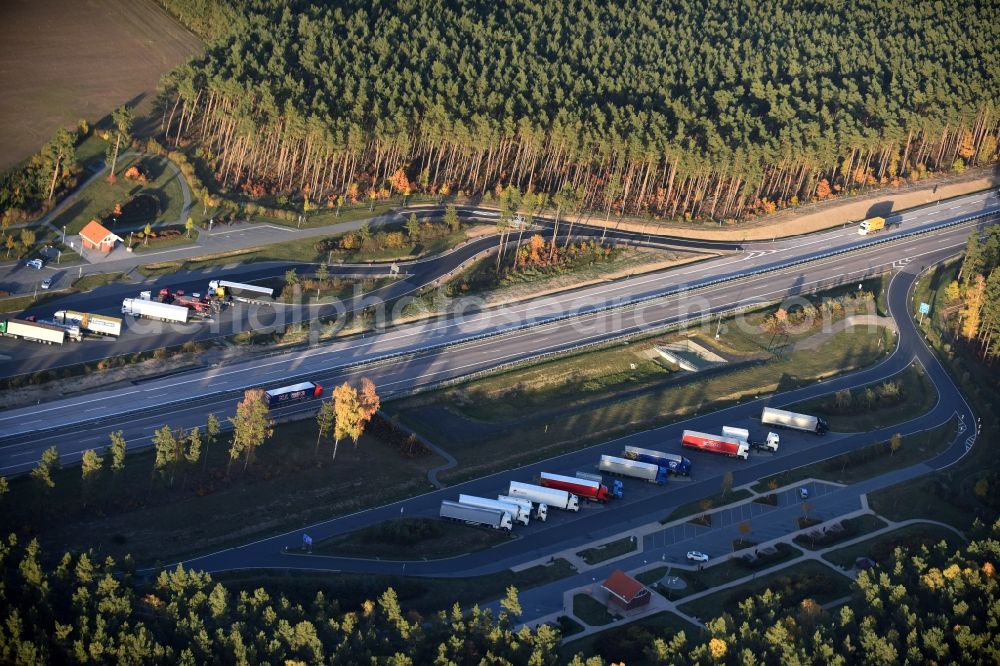 Aerial photograph Spreenhagen - Track construction on the Routing and traffic lanes during the motorway service station and parking lot of the BAB A 12 E30 fuer LKW Lastkraftfahrzeuge im Gueterverkehr in Spreenhagen in the state Brandenburg