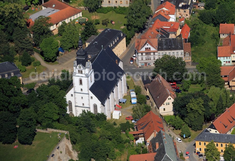 Aerial photograph Rudolstadt - View of the St. Andreas church in Rudolstadt in the state of Thuringia. The Saint Andreas church is the town church of Rudolstadt and was built as a late Gothic three-aisled hall church