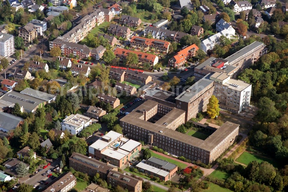 Köln from the bird's eye view: The buildings of the St. Elisabeth-Krankenhaus of St. Elisabeth-Krankenhaus GmbH in Cologne-Hohenlind on the Werthmannstrasse in the state North Rhine-Westphalia