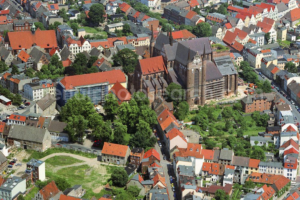 Aerial image Wismar - Blick auf die Rekonstruktions- und Restaurationsarbeiten an der St. Georgenkirche in Wismar. View of at the reconstruction and restoration works at the St. George Church in Wismar.