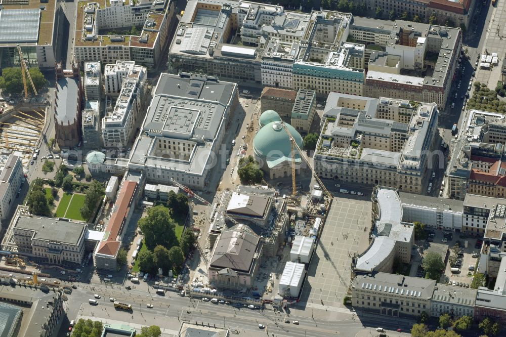 Berlin from the bird's eye view: Church building of St. Hedwig's Cathedral at Bebelplatz - Franzoesische Strasse - Hedwigskirchgasse in the Mitte district of Berlin