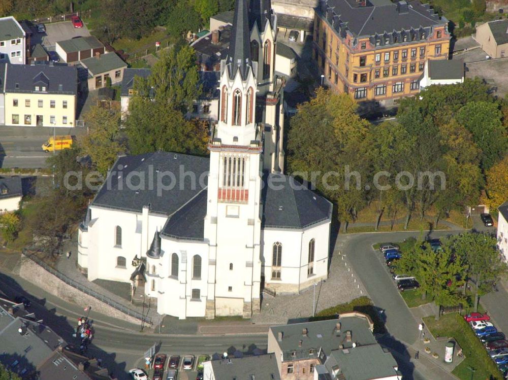 Oelsnitz from above - St. Jakobikirche in Oelsnitz prägt mit ihren 73,5 m hohen Türmen das Stadtbild von Oelsnitz. Erbaut im 13. Jahrhundert und umgebaut im 19. Jahrhundert. Anschrift: Kirchplatz 2, 08606 Oelsnitz, Ansprechpartner: Pfarramt und Pfarrer Ulrich Rydzewski, Telefon: 037421/22817, Telefax: 037421/22818, Email: st-jakobi-oelsnitz@t-online.de