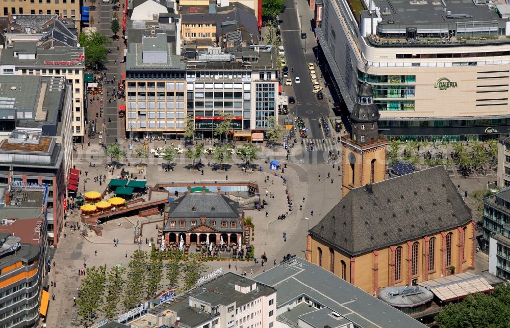 Aerial photograph Frankfurt am Main - View of the St.-Katharinenkirche and the Hauptwache, now a café in Frankfurt am Main in Hesse. Both buildings are located on the square An der Hauptwache in the center of Frankfurt