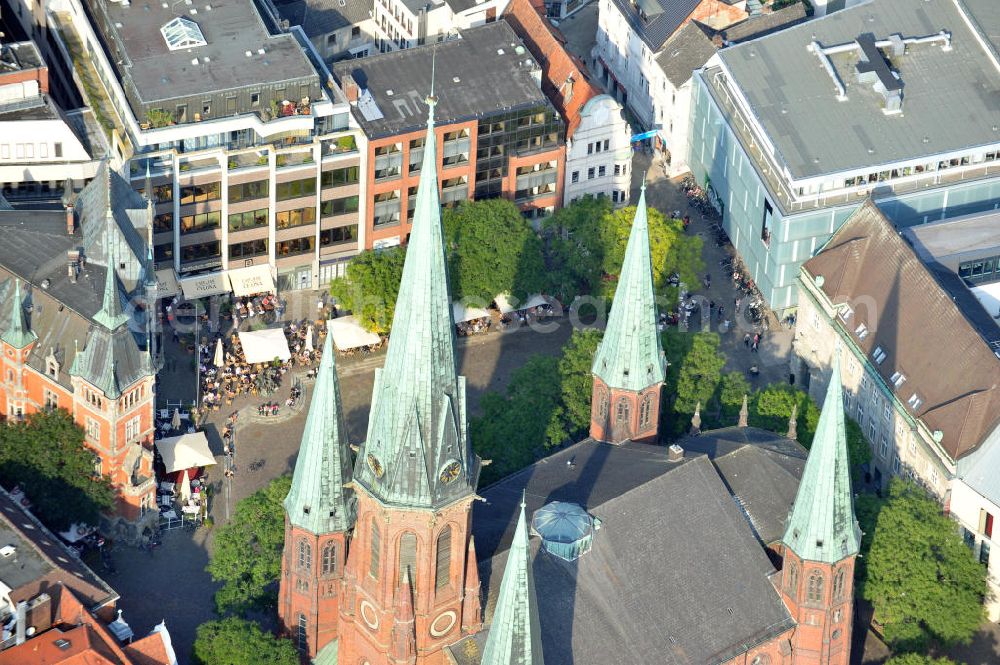 Oldenburg from the bird's eye view: Die St. Lamberti-Kirche in Oldenburg Niedersachsen, die zwischen 1180 uns 1200 erbaut wurde. Sie ist das höchste Gebäude der Stadt. The St. Lamberti-Church in Oldenburg, Lower Saxony, was build between 1180 and 1200. It is the highest building in town.