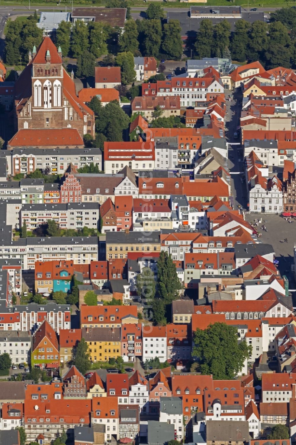 Aerial image Hansestadt Greifswald - View of the Evangelical St. Mary's Church. It dates from the 13th Century and is the oldest of the three major churches of the city of Greifswald. In the vernacular, it is called on account of the thickness Marie architecture. The brick building is 67 m long and has a three-story tower