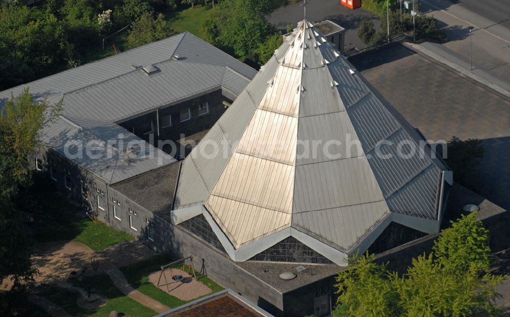 Aerial photograph Fulda - Blick auf die Kirche St. Paulus des gleichnamigen Pfarramtes an der Goerdelerstraße in Fulda. View of the church of St. Paul at Goerdelerstraße in Fulda.