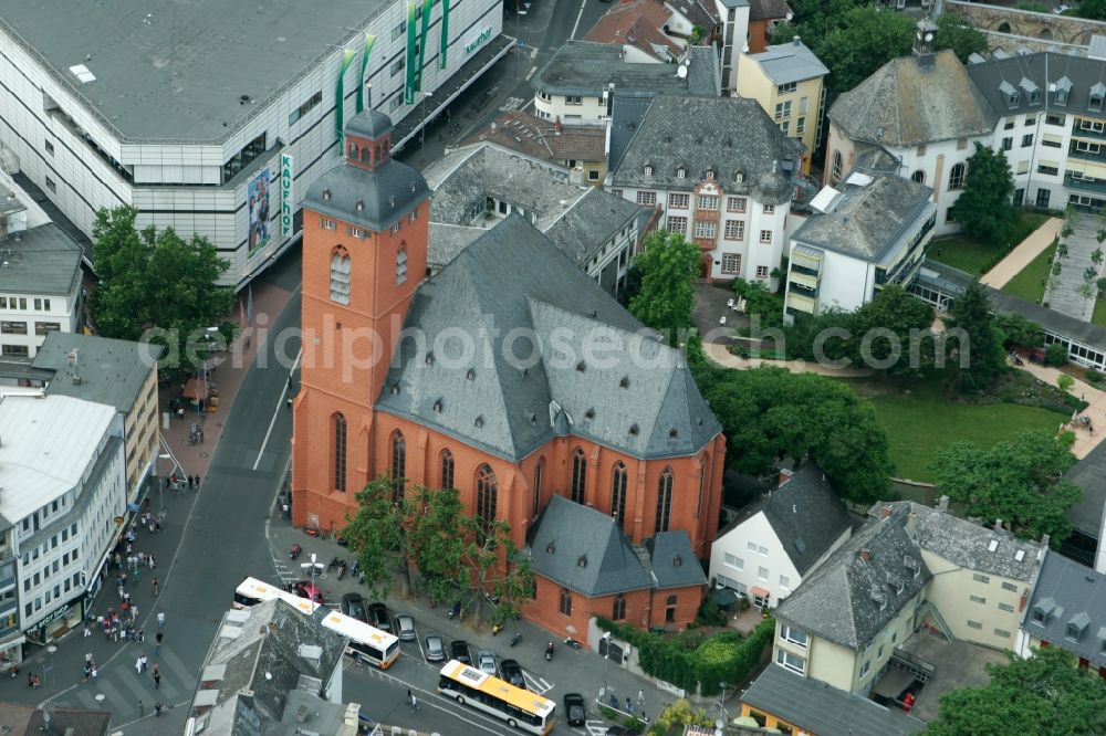 Mainz from the bird's eye view: The Saint Quintins- church at the Schuster street in Mainz in Rhineland-Palatinate