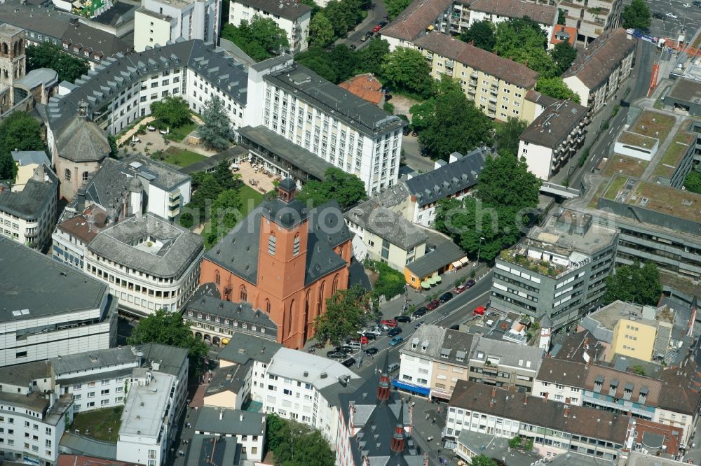 Aerial photograph Mainz - The Saint Quintins- church at the Schuster street in Mainz in Rhineland-Palatinate