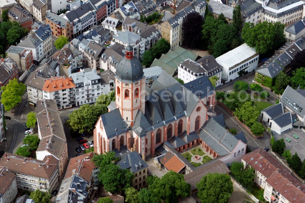 Mainz from the bird's eye view: View the Catholic rectory St. Staphan with the Saint Stephan Church in Mainz in Rhineland-Palatinate