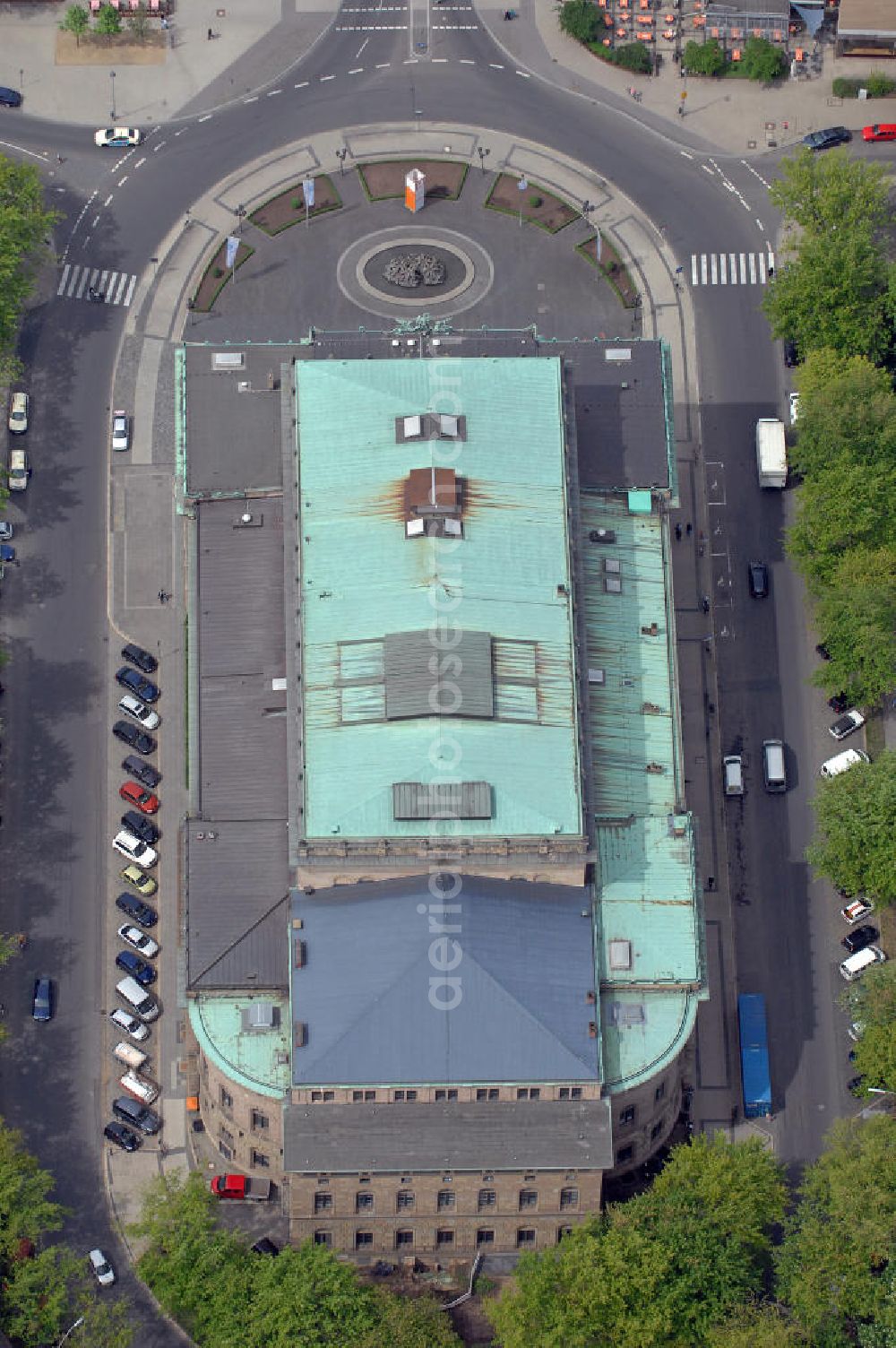 Braunschweig from above - Blick auf das Staatstheater Braunschweig. Das Staatstheater Braunschweig ist das älteste öffentliche Mehrspartentheater Deutschlands. View of the State Theater Brunswick. The State Theater is the oldest public multidisciplinary theater of Germany.