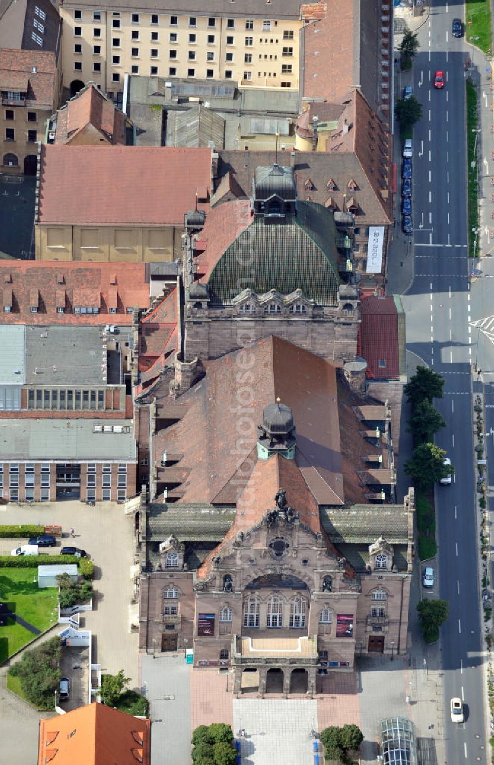 Aerial photograph Nürnberg - The Staatstheater Nürnberg is a theatre building in Nuremberg. One of the largest theatres in Germany, it is housed in the Opernhaus Nürnberg, built from 1903 to 1905 in the Art Nouveau by the architect Heinrich Seeling