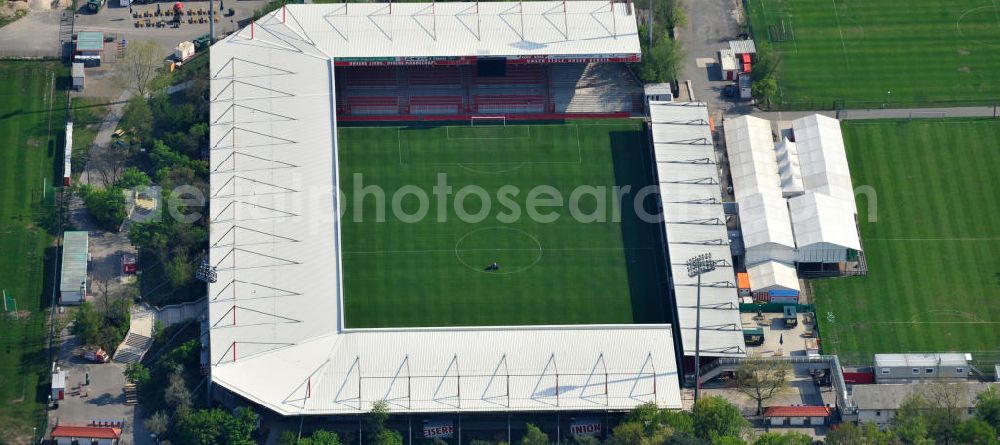 Aerial image Berlin-Köpenick - Blick auf das Stadion Alte Försterei in Berlin-Köpenick, es ist mit einem Fassungsvermögen von 18.100 Zuschauern (davon 16.600 Steh- und 1.500 überdachte Sitzplätze) das größte reine Fußballstadion Berlins. View the stadium Old Foresterin Berlin-Köpenick, it is with a capacity of 18 100 spectators (of which 16 600 standing and 1,500 covered seats), the largest pure football stadium in Berlin.