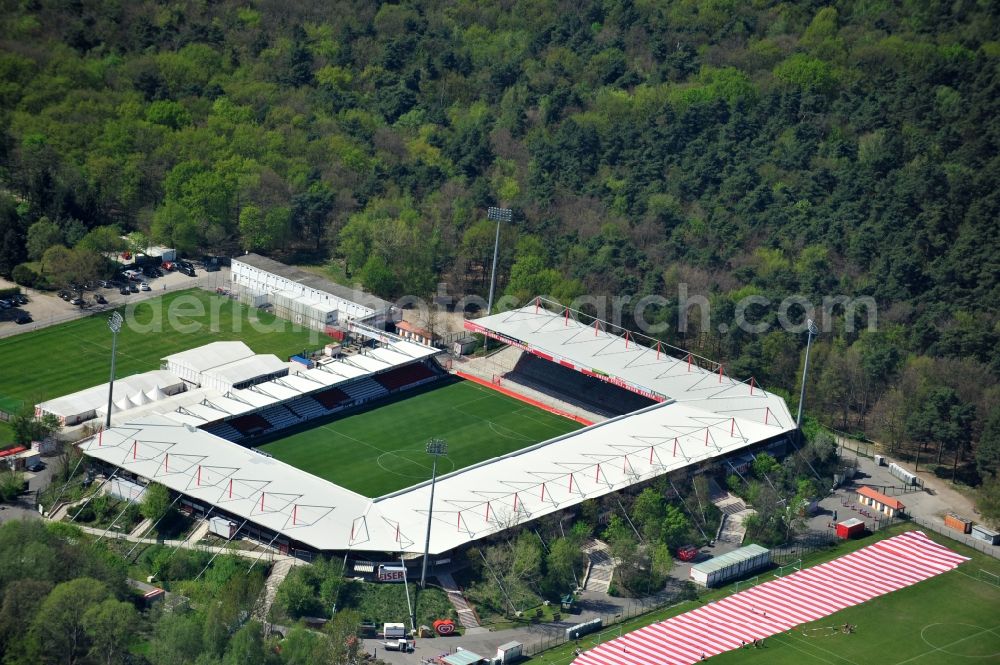 Berlin from above - View the stadium Old Foresterin Berlin-Köpenick, it is with a capacity of 18 100 spectators (of which 16 600 standing and 1,500 covered seats), the largest pure football stadium in Berlin