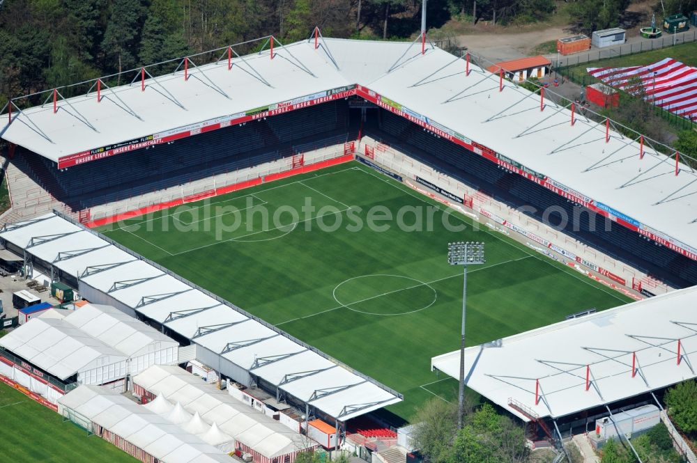 Aerial image Berlin - View the stadium Old Foresterin Berlin-Köpenick, it is with a capacity of 18 100 spectators (of which 16 600 standing and 1,500 covered seats), the largest pure football stadium in Berlin