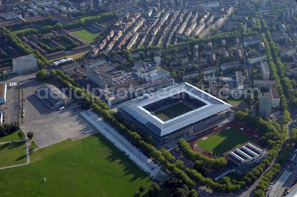 Aerial photograph Bern - Das Stadion Stade de Suisse Wankdorf Bern steht im Wankdorfquartier der Stadt in der Schweiz. Die Arena ist Heimstatt des Berner Fussballvereins BSC Young Boys (YB) und wurde durch die Baufirma Marazzi Generalunternehmung ( heute Losinger Construction AG) und die Baltensperger AG errichtet.