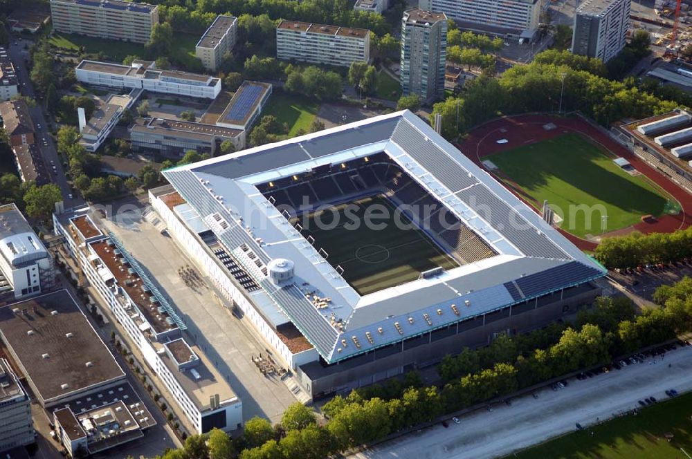 Bern from the bird's eye view: Das Stadion Stade de Suisse Wankdorf Bern steht im Wankdorfquartier der Stadt in der Schweiz. Die Arena ist Heimstatt des Berner Fussballvereins BSC Young Boys (YB) und wurde durch die Baufirma Marazzi Generalunternehmung ( heute Losinger Construction AG) und die Baltensperger AG errichtet.