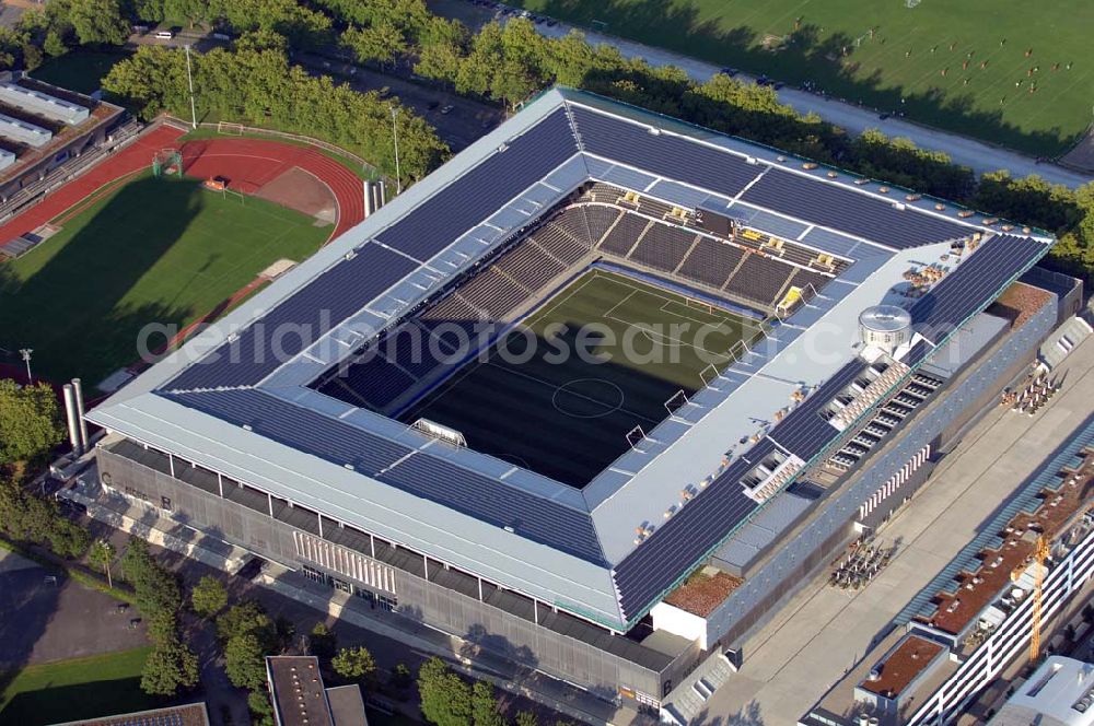 Aerial photograph Bern - Das Stadion Stade de Suisse Wankdorf Bern steht im Wankdorfquartier der Stadt in der Schweiz. Die Arena ist Heimstatt des Berner Fussballvereins BSC Young Boys (YB) und wurde durch die Baufirma Marazzi Generalunternehmung ( heute Losinger Construction AG) und die Baltensperger AG errichtet.