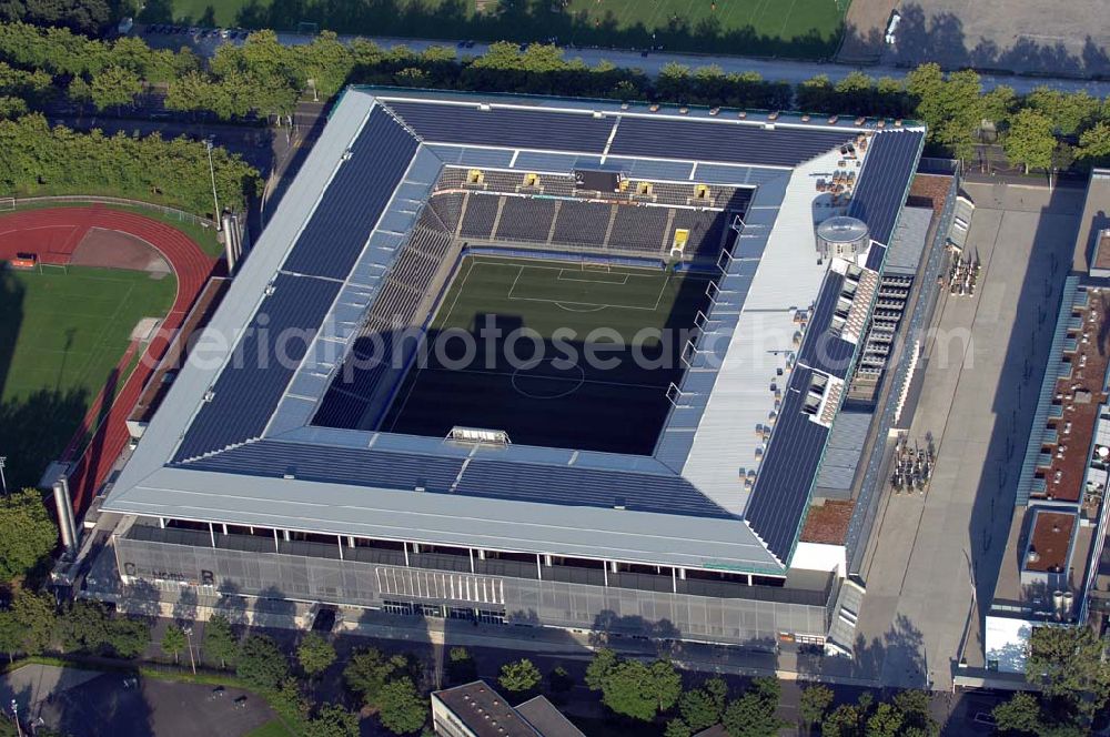 Bern from the bird's eye view: Das Stadion Stade de Suisse Wankdorf Bern steht im Wankdorfquartier der Stadt in der Schweiz. Die Arena ist Heimstatt des Berner Fussballvereins BSC Young Boys (YB) und wurde durch die Baufirma Marazzi Generalunternehmung ( heute Losinger Construction AG) und die Baltensperger AG errichtet.