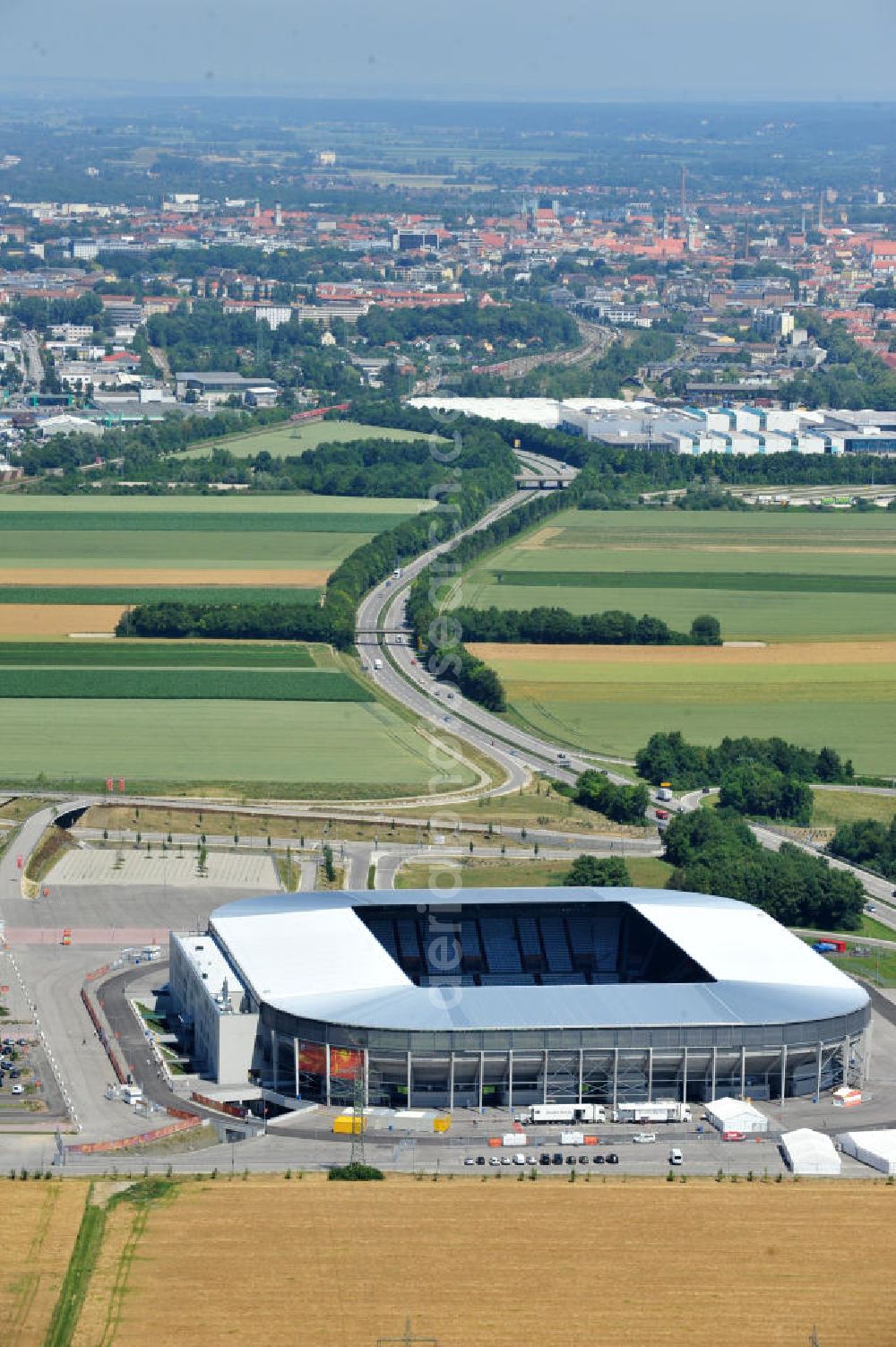 Augsburg from above - Blick auf das Stadion impuls arena des Fußballvereins FC Augsburg zur FIFA Fußball-Weltmeisterschaft der Frauen 2011. Das Fußballstadion mit einer Kapazität von bis zu 49.000 Plätzen wurde durch die Architekten Bernhard & Kögel ralisiert. View onto the stadium impuls arena of the football club / soccer club FC Augsburg.