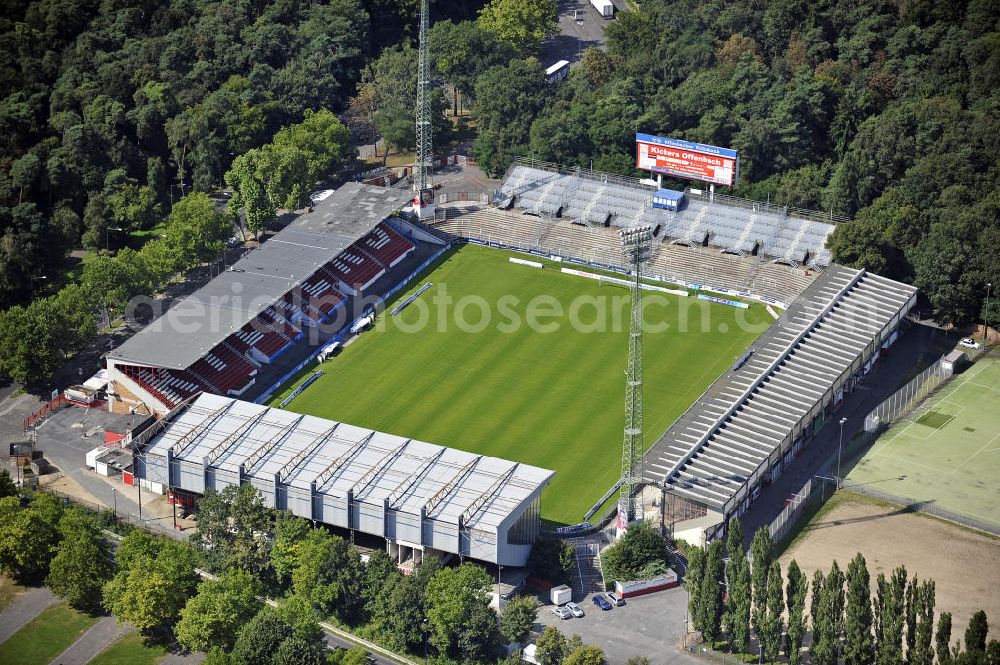 Aerial photograph Offenbach - Blick auf das Stadion Bieberer Berg. Es bietet Platz für 26.500 Zuschauer und ist die Heimspielstätte des Fußballvereins Kickers Offenbach. View of the stadium Bieberer Berg. There is a capacity for 26,500 spectators and it is the home ground of the football club Kickers Offenbach.