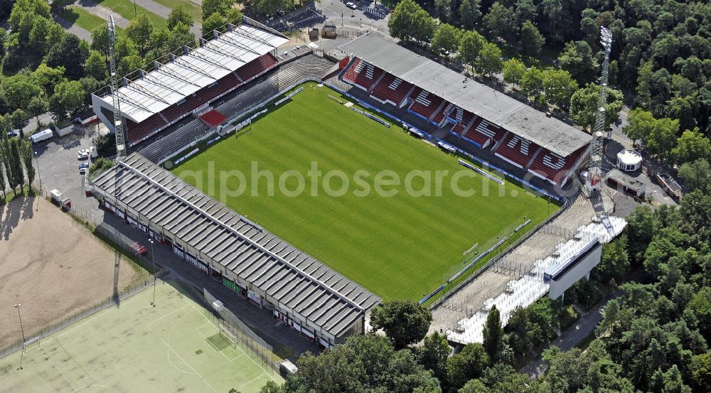 Aerial image Offenbach - Blick auf das Stadion Bieberer Berg. Es bietet Platz für 26.500 Zuschauer und ist die Heimspielstätte des Fußballvereins Kickers Offenbach. View of the stadium Bieberer Berg. There is a capacity for 26,500 spectators and it is the home ground of the football club Kickers Offenbach.