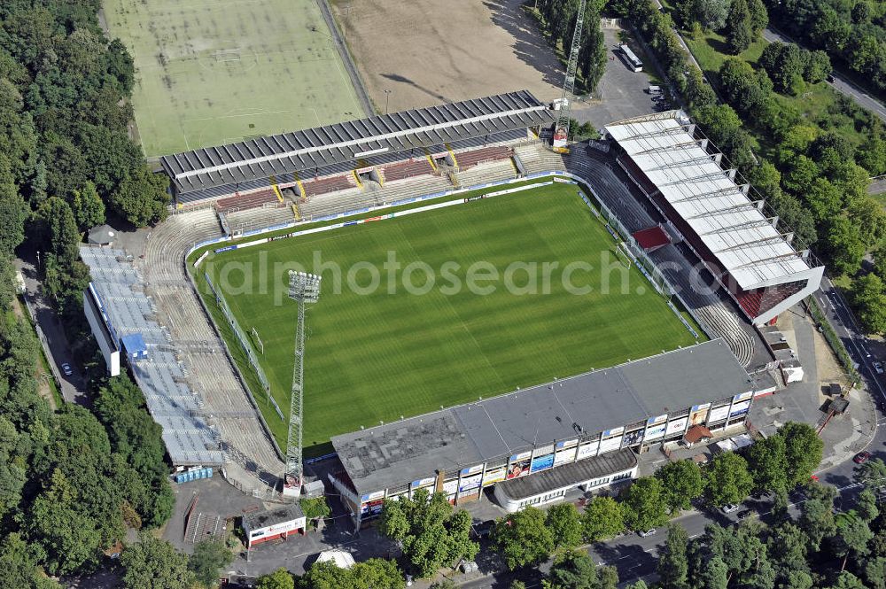 Aerial photograph Offenbach - Blick auf das Stadion Bieberer Berg. Es bietet Platz für 26.500 Zuschauer und ist die Heimspielstätte des Fußballvereins Kickers Offenbach. View of the stadium Bieberer Berg. There is a capacity for 26,500 spectators and it is the home ground of the football club Kickers Offenbach.