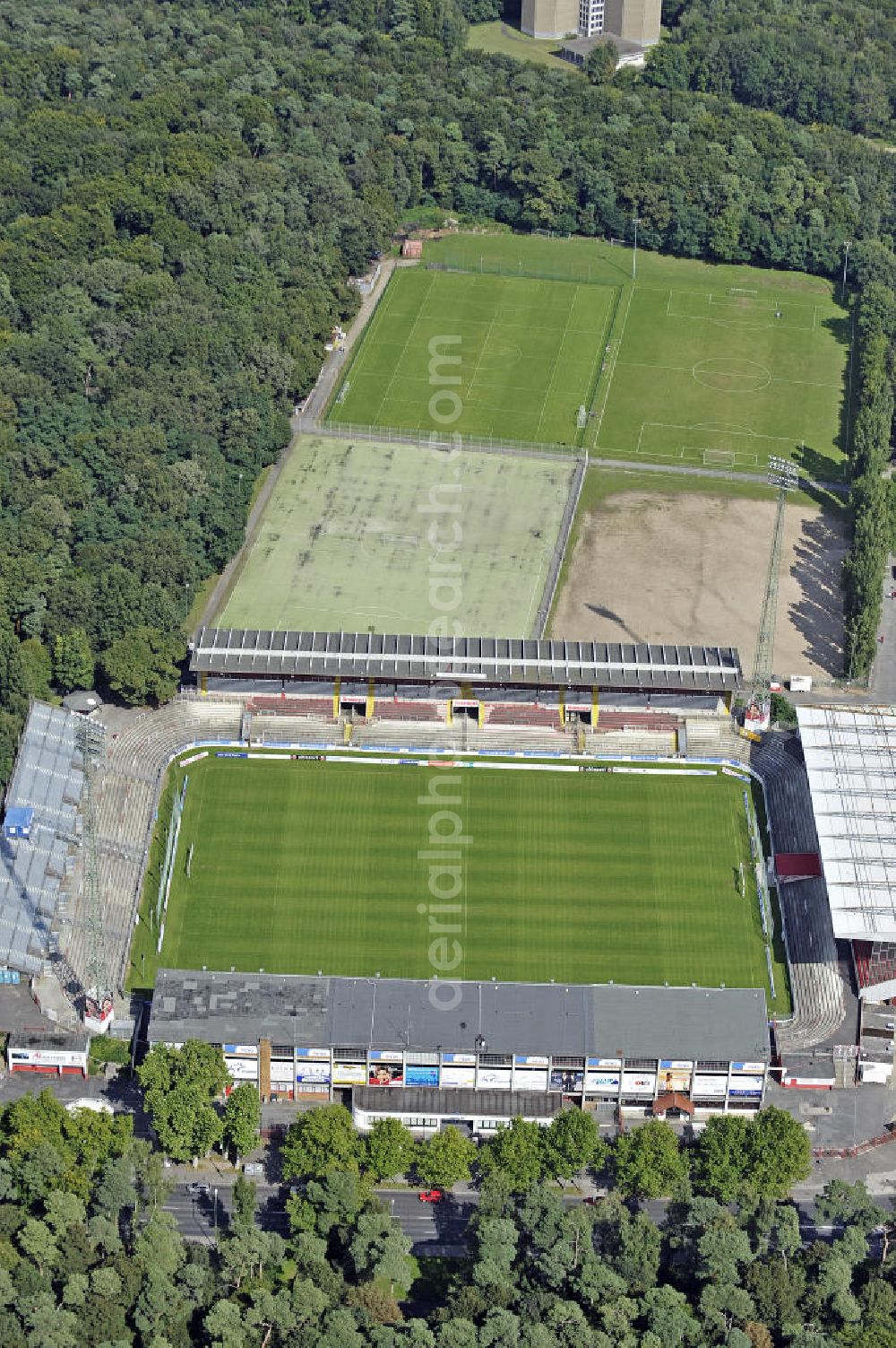 Offenbach from above - Blick auf das Stadion Bieberer Berg. Es bietet Platz für 26.500 Zuschauer und ist die Heimspielstätte des Fußballvereins Kickers Offenbach. View of the stadium Bieberer Berg. There is a capacity for 26,500 spectators and it is the home ground of the football club Kickers Offenbach.