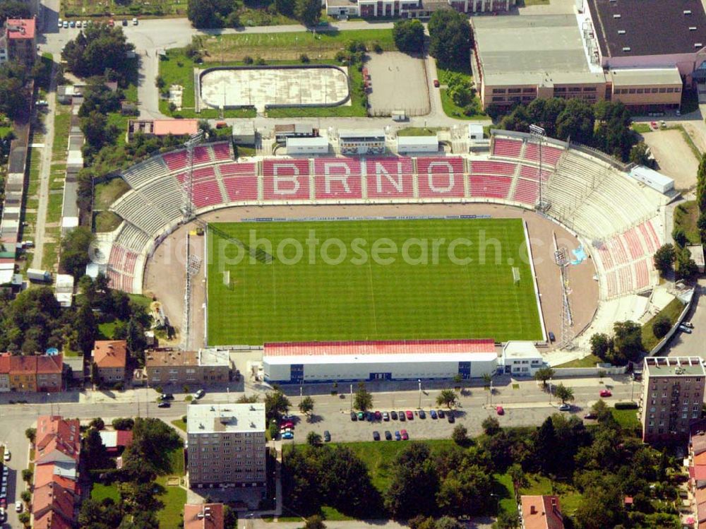 Aerial photograph Brno (Brünn) - Blick auf das neue Stadion von Brno (auch Brünn genannt) mit anliegendem Wohngebiet. Mestsky Stadion, Srbská 47a, Brno 612 00, Tel: +420 541 233 582, Fax: +420 541 233 581