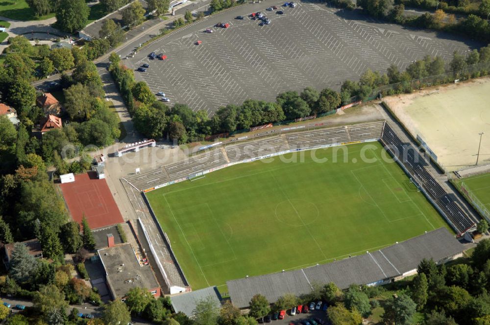 Würzburg from above - Blick auf das Stadion am Dallenberg und auf den Parkplatz. Das vereinseigene Stadion am Dallenberg des FC Würzburger Kickers wurde 1967 erbaut. Die Stadionkapazität umfasst ca. 18.000 Zuschauer. Kontakt: FC Würzburger Kickers e.V., Stadion am Dallenberg, Mittlerer Dallenbergweg 49, 97082 Würzburg, Achim Walder: