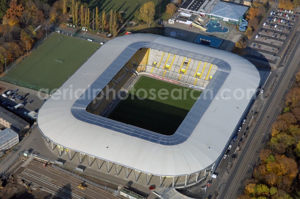 Dresden from the bird's eye view: View of the stadium in Dresden in the state Saxony. The football stadium had to Lennéstreet over time the name of Rudolf-Harbig-Stadion, Dynamo Stadium and Gluecksgas Stadium