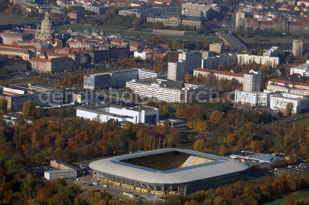 Aerial photograph Dresden - View of the stadium in Dresden in the state Saxony. The football stadium had to Lennéstreet over time the name of Rudolf-Harbig-Stadion, Dynamo Stadium and Gluecksgas Stadium