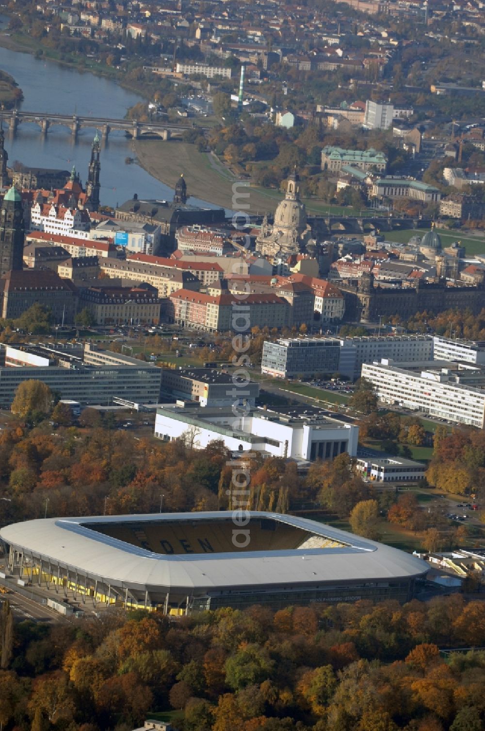 Dresden from the bird's eye view: View of the stadium in Dresden in the state Saxony. The football stadium had to Lennéstreet over time the name of Rudolf-Harbig-Stadion, Dynamo Stadium and Gluecksgas Stadium