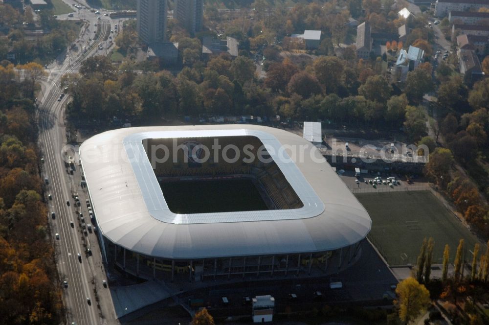 Aerial photograph Dresden - View of the stadium in Dresden in the state Saxony. The football stadium had to Lennéstreet over time the name of Rudolf-Harbig-Stadion, Dynamo Stadium and Gluecksgas Stadium