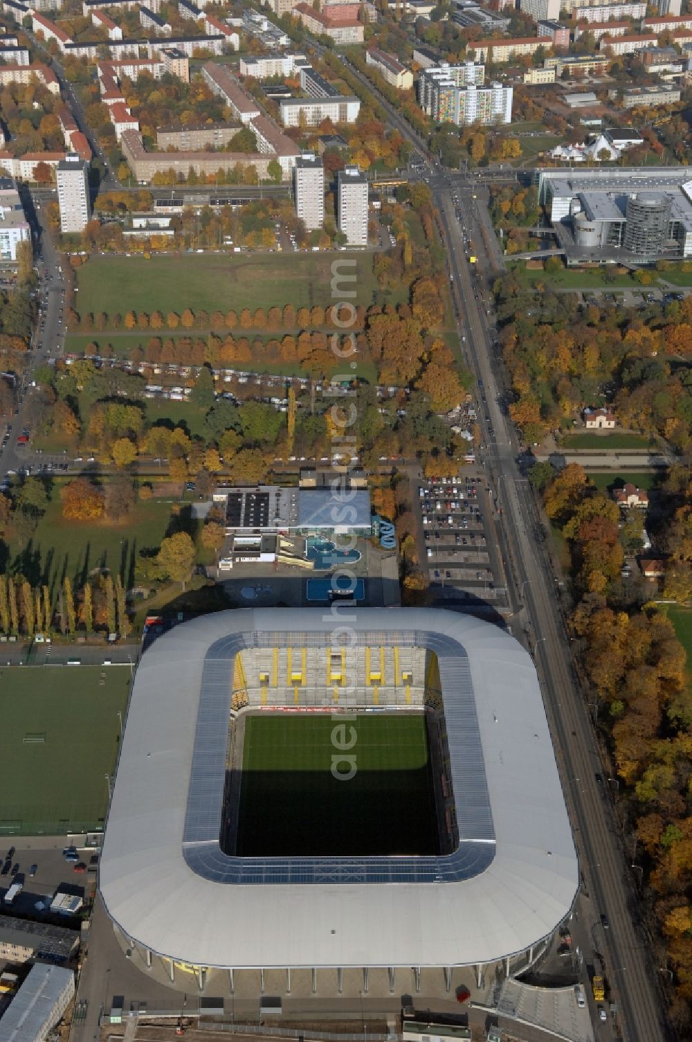 Dresden from the bird's eye view: View of the stadium in Dresden in the state Saxony. The football stadium had to Lennéstreet over time the name of Rudolf-Harbig-Stadion, Dynamo Stadium and Gluecksgas Stadium