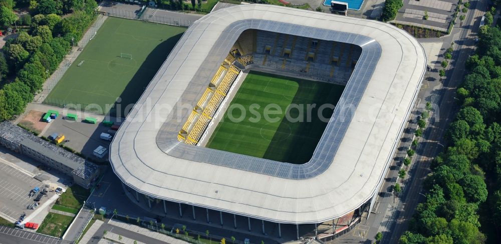 Aerial photograph Dresden - View of the stadium in Dresden in the state Saxony. The football stadium had to Lennéstreet over time the name of Rudolf-Harbig-Stadion, Dynamo Stadium and Gluecksgas Stadium