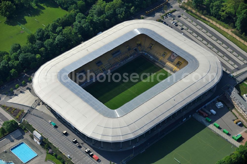 Aerial photograph Dresden - View of the stadium in Dresden in the state Saxony. The football stadium had to Lennéstreet over time the name of Rudolf-Harbig-Stadion, Dynamo Stadium and Gluecksgas Stadium