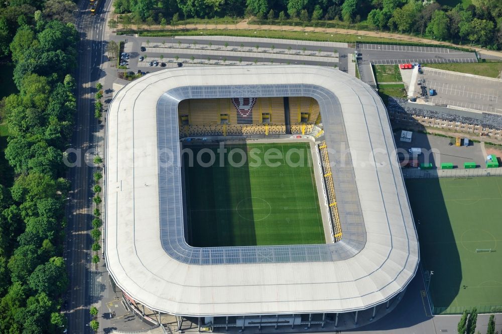 Aerial photograph Dresden - View of the stadium in Dresden in the state Saxony. The football stadium had to Lennéstreet over time the name of Rudolf-Harbig-Stadion, Dynamo Stadium and Gluecksgas Stadium