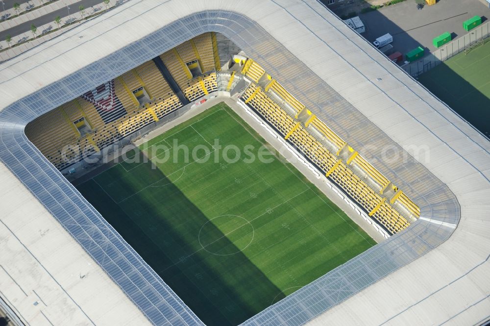 Dresden from the bird's eye view: View of the stadium in Dresden in the state Saxony. The football stadium had to Lennéstreet over time the name of Rudolf-Harbig-Stadion, Dynamo Stadium and Gluecksgas Stadium