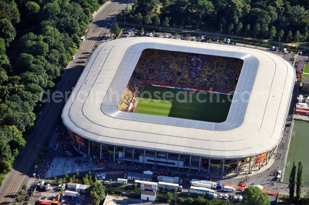 Dresden from the bird's eye view: View of the stadium in Dresden in the state Saxony. The football stadium had to Lennéstreet over time the name of Rudolf-Harbig-Stadion, Dynamo Stadium and Gluecksgas Stadium