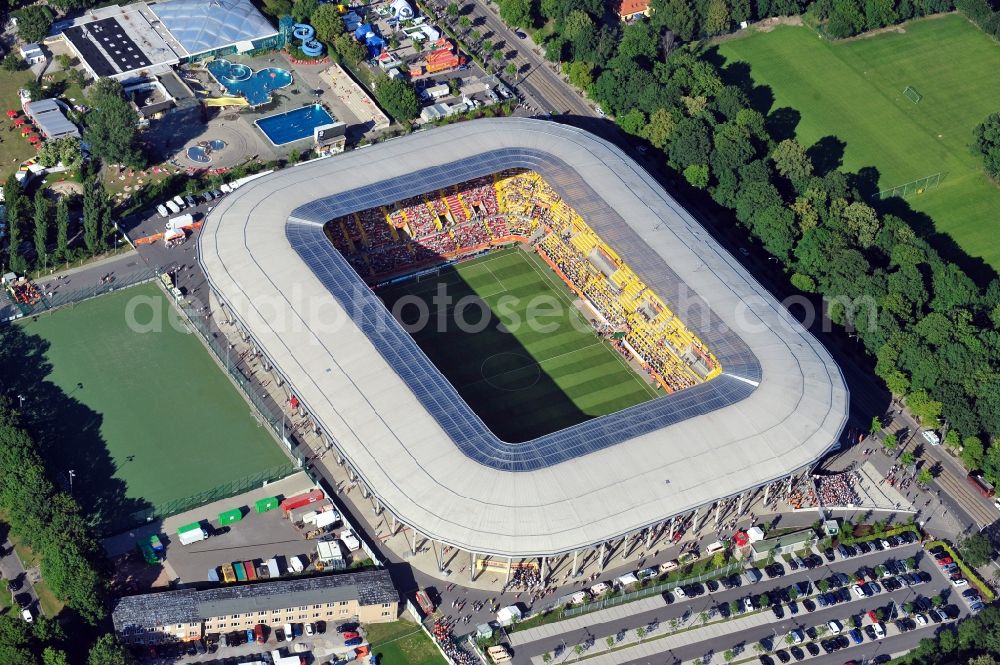 Aerial image Dresden - View of the stadium in Dresden in the state Saxony. The football stadium had to Lennéstreet over time the name of Rudolf-Harbig-Stadion, Dynamo Stadium and Gluecksgas Stadium