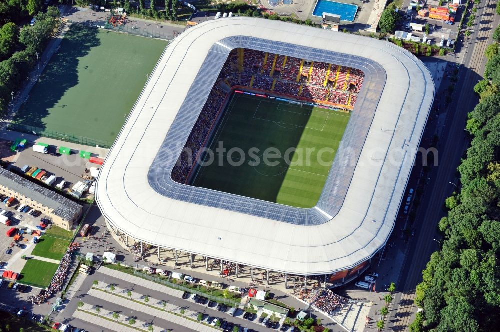 Aerial photograph Dresden - View of the stadium in Dresden in the state Saxony. The football stadium had to Lennéstreet over time the name of Rudolf-Harbig-Stadion, Dynamo Stadium and Gluecksgas Stadium