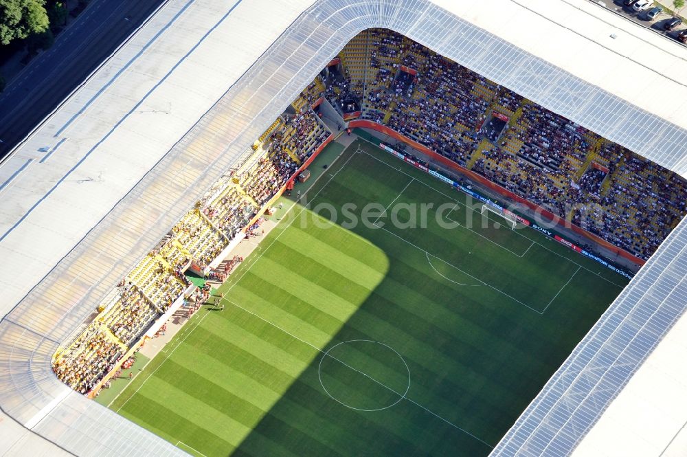 Aerial image Dresden - View of the stadium in Dresden in the state Saxony. The football stadium had to Lennéstreet over time the name of Rudolf-Harbig-Stadion, Dynamo Stadium and Gluecksgas Stadium