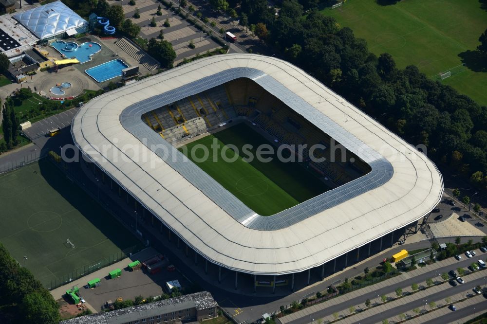 Aerial photograph Dresden - View of the stadium in Dresden in the state Saxony. The football stadium had to Lennéstreet over time the name of Rudolf-Harbig-Stadion, Dynamo Stadium and Gluecksgas Stadium