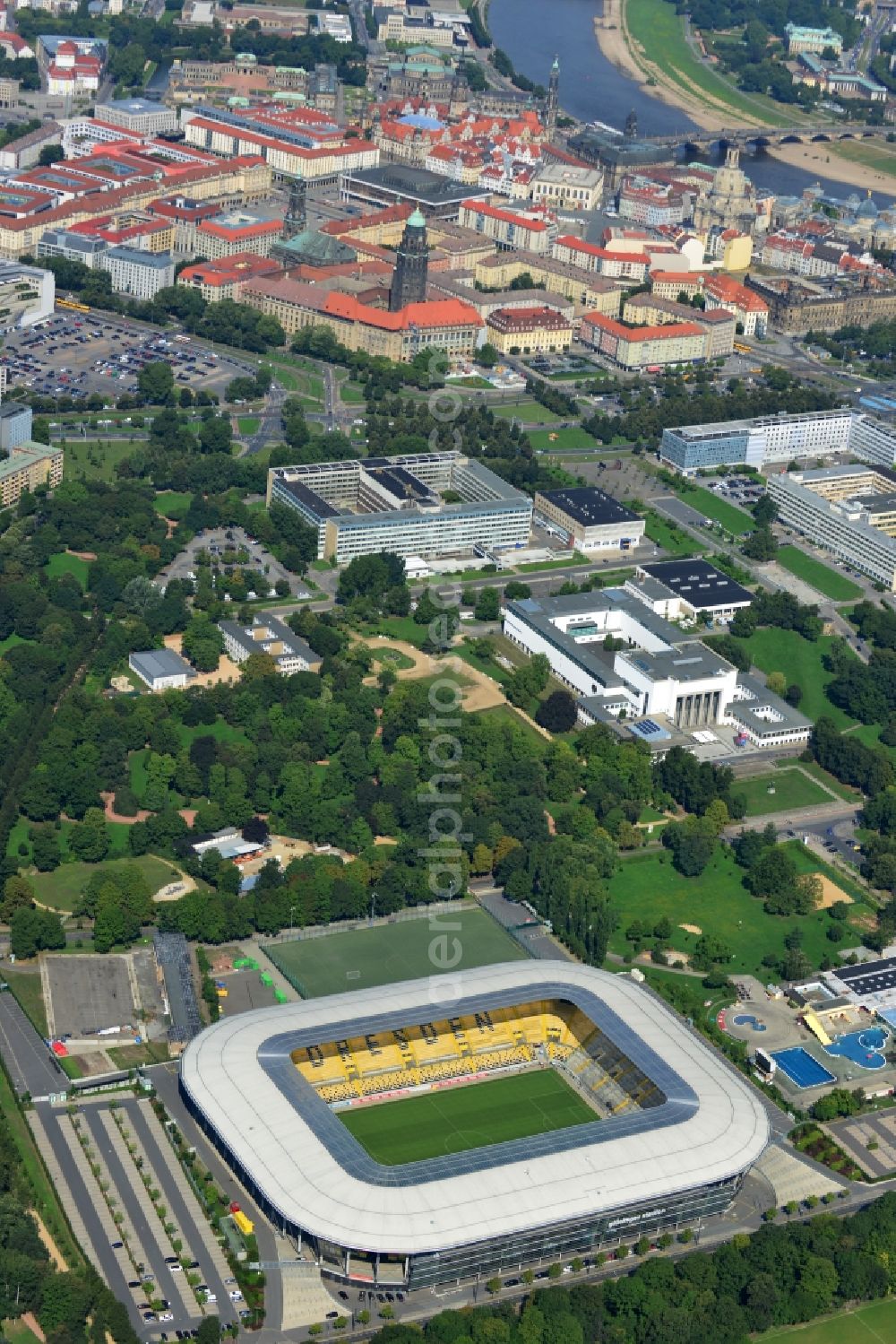 Aerial photograph Dresden - View of the stadium in Dresden in the state Saxony. The football stadium had to Lennéstreet over time the name of Rudolf-Harbig-Stadion, Dynamo Stadium and Gluecksgas Stadium